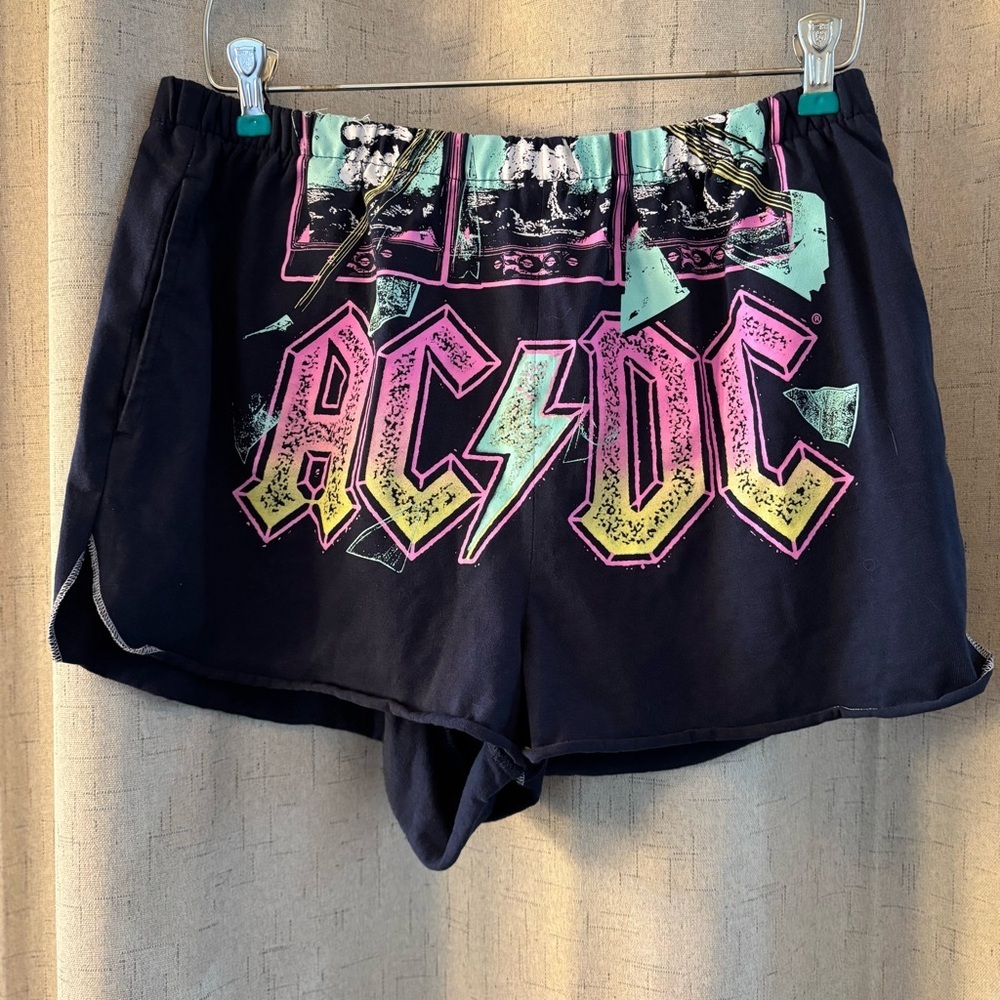 AC/DC Music Band Women's Graphic Shorts. Size L. Navy with pink multicolored.